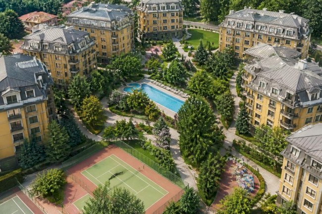 Beşiktaş / Etiler Sarı Konaklar: İstanbul’da Akıllı Konut ve Ayrıcalıklı Site Yaşamı