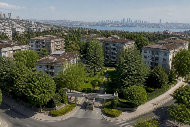 Beşiktaş Levazım Acarlar Sitesi: Merkezi Konumda Köklü ve Sakin Site Yaşamı