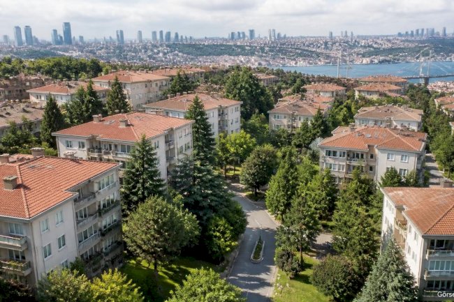 Beşiktaş Levazım Dostlar Sitesi: Merkezi Konumda Köklü ve Sakin Site Yaşamı