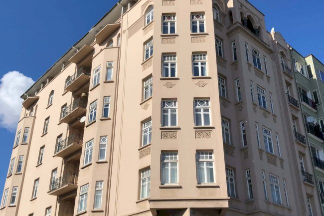 İzmir Palas Apartmanı: Teşvikiye’de Erken Cumhuriyet Dönemi Mimarisi ve Tarihi Gayrimenkul