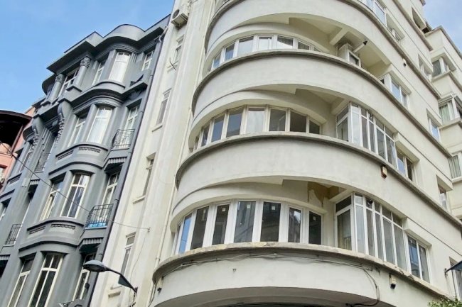 Nişantaşı Levent Apartmanı: Art Deco ve Bauhaus Etkileriyle İstanbul’un Tarihi Apartmanlarından Biri