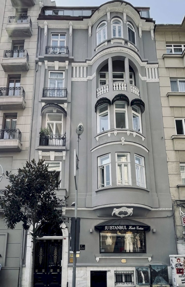 Nişantaşı İnayet Apartmanı: Teşvikiye Caddesi’nin Tarihi Yapılarından Biri