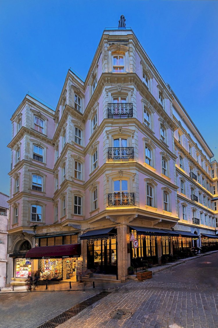 Barnathan Apartmanı: Galata’da Sefarad Mirası, Neoklasik Mimari ve Tarihi Gayrimenkul