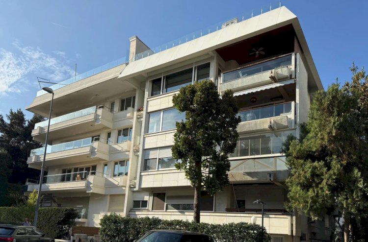 Cemal Hünal Apartmanı: Maçka’da Yılmaz Sanlı İmzalı Modern Mimari ve Gayrimenkul Değeri