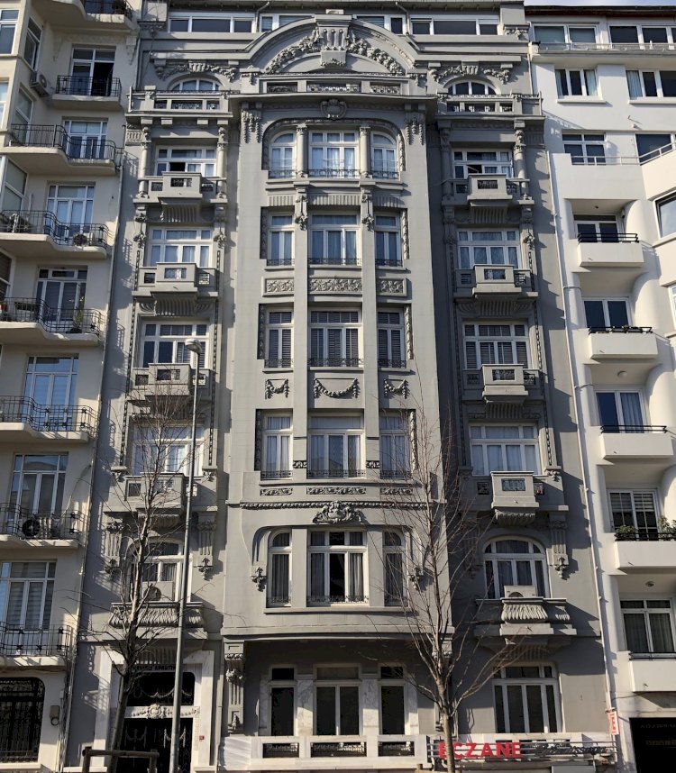Hayırlı Apartmanı: Gümüşsuyu’nda Art Nouveau Mimarisi, Kütahya Çinileri ve Tarihi Gayrimenkul Değeri